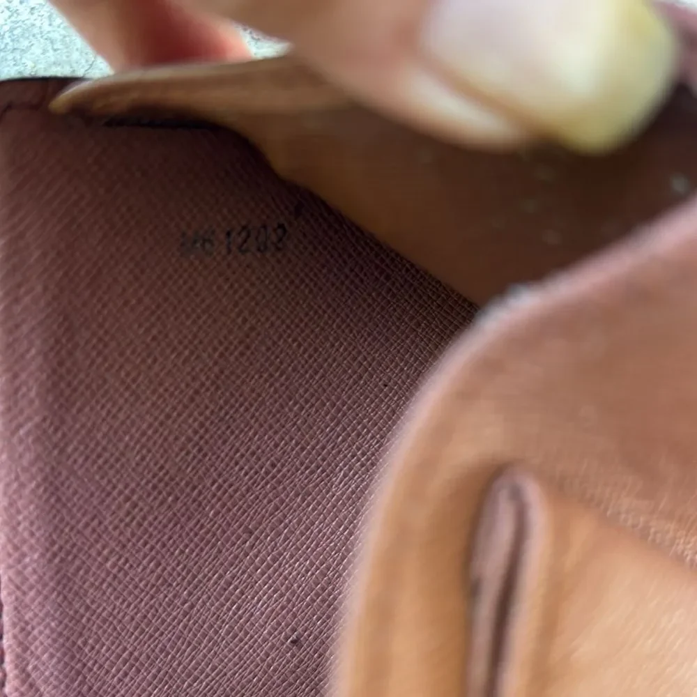 Louis Vuitton tri fold wallet - Picture 6 of 8